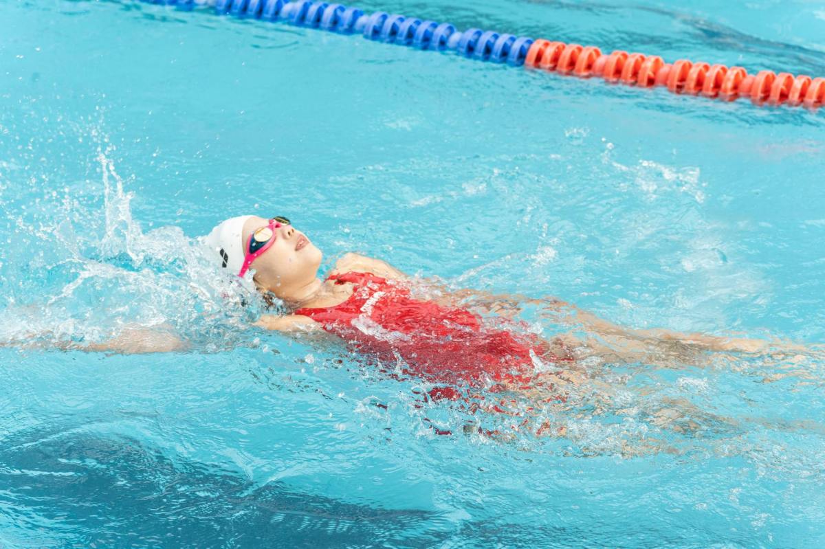 How to Support Your Child at a Swim Meet: What to Do and What Not to&nbsp;Do